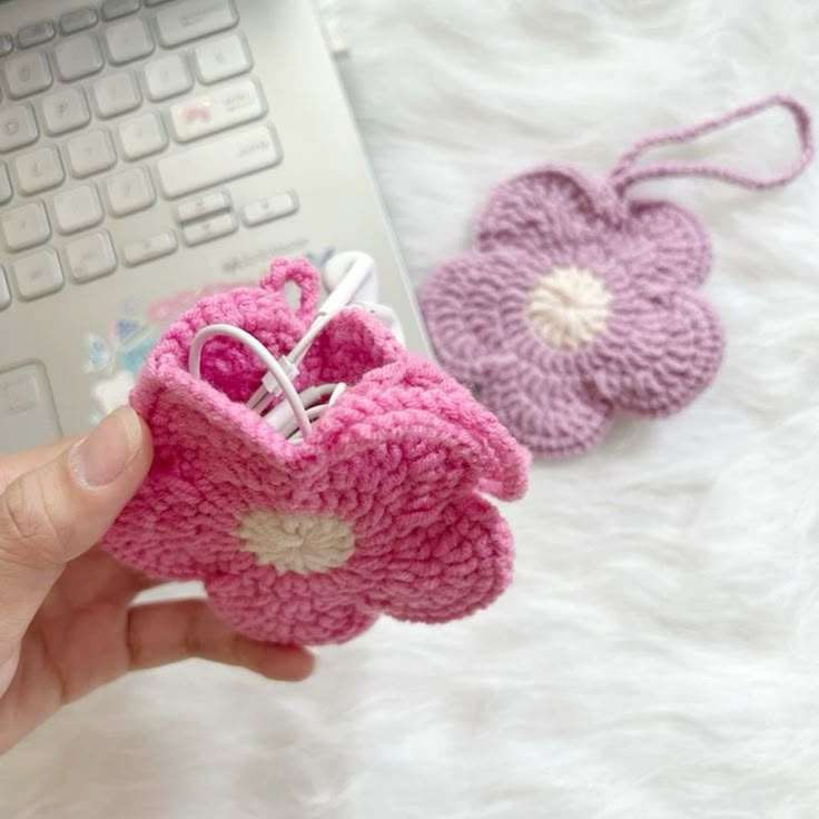Earphone Holder